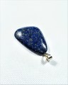 Wisiorek z lapis lazuli na posrebrzanej zawieszce. Niebieska elegancja i piękno.
Rozmiar kamienia 5cm x 3,3cm
