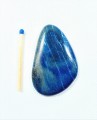 Lapis lazuli kamień do oprawy. Niebieska elegancja i piękno.
Rozmiar kamienia 4,8cm x 3cm