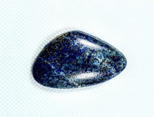 Lapis lazuli kamień do oprawy. Niebieska elegancja i piękno.
Rozmiar kamienia 4,6cm x 2,7cm