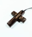 Krzyżyk 5cm x 4cm na czarnym sznurku woskowanym 
Skamieniałe drewno
