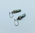 Wiszące kolczyki, agat mszysty, sopelki, posrebrzane bigle, długość kamieni 1,8 cm
