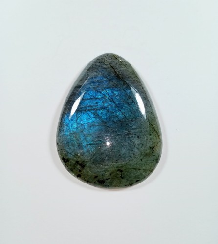 Labradoryt 
Rozmiar kamienia 43 mm x 54 mm 
Pływające błękity