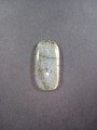 Labradoryt 
Kamień ręcznie formowany i oszlifowany 
Rozmiar kamienia 18 mm x 34 mm