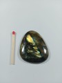 Labradoryt +
Kamień ręcznie formowany i oszlifowany +
Rozmiar kamienia 4,2 cm x 3,4 cm