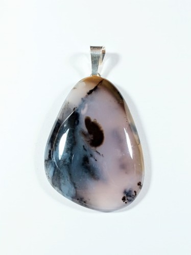 Opal mszysty (dendrytowy) na posrebrzanej zawieszce
rozmiar kamienia 47mm x 33mm