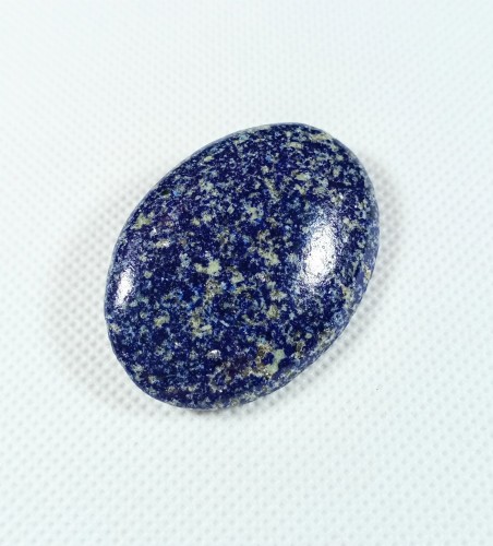 Lapis lazuli brosza. Niebieska elegancja i piękno.
Rozmiar kamienia 43 mm x 32 mm