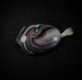 Agat z Botswany na posrebrzanej zawieszce
Rozmiar kamienia 40mm x 28mm