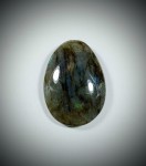 Labradoryt   kaboszon 46 mm x 32 mm 