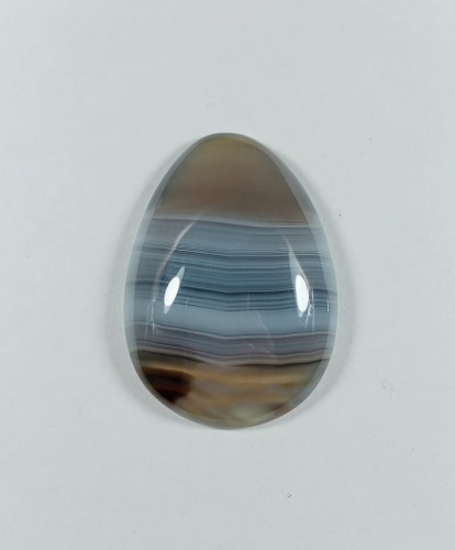 Agat brazylijski. Okaz lub kamień do biżuterii.
Wielkość kamienia 40mm x 28mm