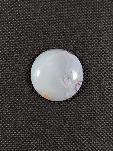 Agat marokański, okrągły kaboszon.
Wielkość kamienia 27mm