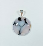 Opal mszysty na zawieszce  okrągły