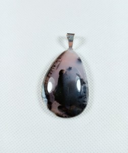 Opal mszysty na zawieszce  45mm x 30mm