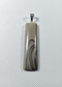 Krzemień pasiasty na posrebrzanej zawieszce prostokąt 61mm x 17mm 