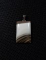 Wisiorek Krzemień pasiasty na posrebrzanej zawieszce
rozmiar kamienia 28 mm x 20 mm