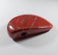 Wisiorek Jaspis czerwony z poprzecznym otworkiem 
Rozmiar kamienia 72mm x 58mm