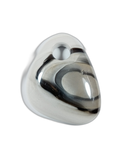 Krzemień pasiasty z otworkiem na rzemień 
Rozmiar kamienia 53 mm x 41mm