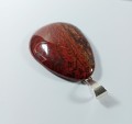 Wisiorek z jaspisu czerwonego 
Rozmiar kamienia 47mm x 33mm