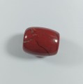 Beczułka z jaspisu czerwonego długość 20 mm, otworek 6 mm
