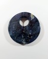 Wisiorek z dumortierytu okrągły z otworkiem
Rozmiar kamienia 55 mm
