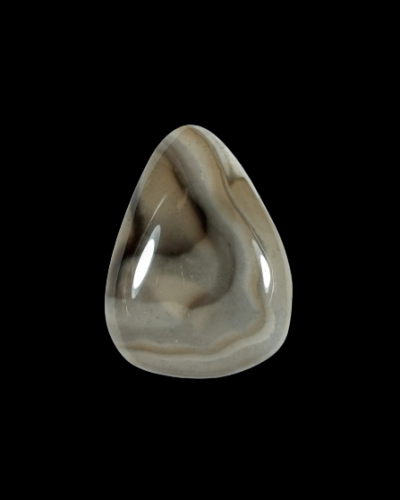 Krzemień pasiasty, naturalny kamień ręcznie formowany, szlifowany.