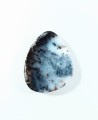 Opal mszysty kaboszon szlifowany.
