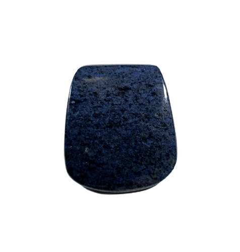 Dumortieryt z otworkiem na rzemień