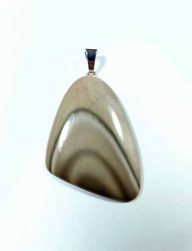 Wisiorek krzemień pasiasty na posrebrzanej zawieszce