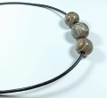 Naszyjnik z krzemienia pasiastego kulki na rzemieniu