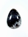 Opal mszysty kaboszon szlifowany.