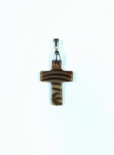 Krzyżyk z krzemienia pasiastego na zawieszce