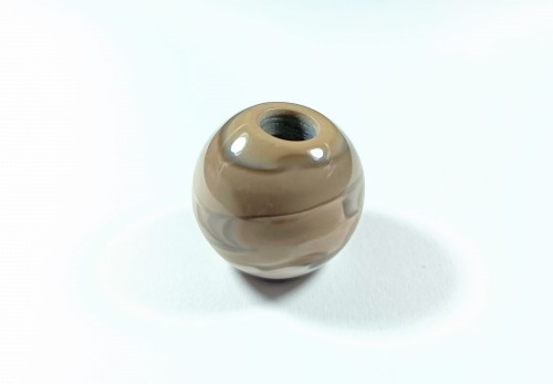 Kulka z krzemienia pasiastego z otworkiem