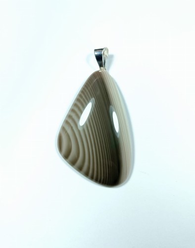 Wisiorek krzemień pasiasty  na posrebrzanej zawieszce