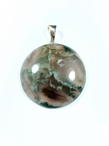 Agat mszysty z posrebrzaną zawieszką.