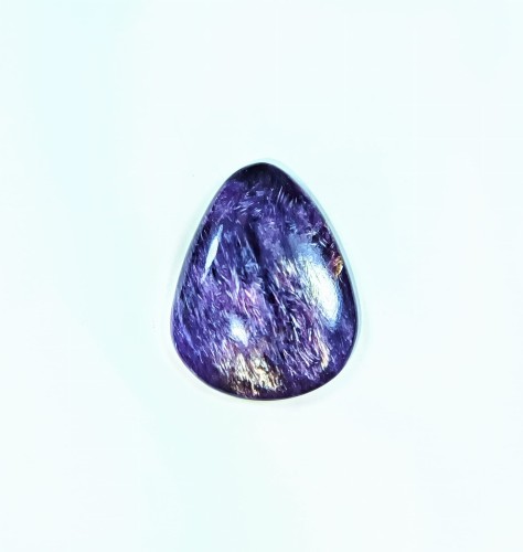 Czaroit, naturalny kamień ręcznie formowany, szlifowany, kaboszon