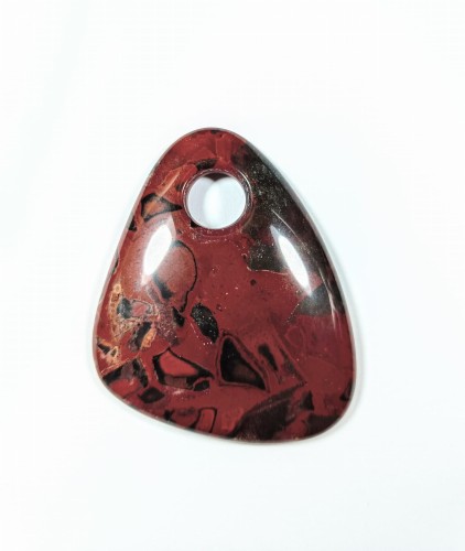 Wisiorek Jaspis czerwony z otworkiem na rzemień, oszlifowany kamień naturalny, błyszcząca powierzchnia
