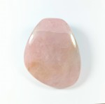 Wisiorek kwarc różowy z poprzecznym otworkiem