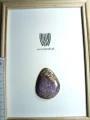 Czaroit, naturalny kamień ręcznie formowany, szlifowany, kaboszon. Fioletowa Piękność.
